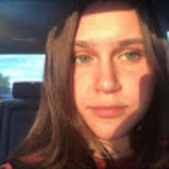 Meet your Posher, Chloe - Picture 1 of 1